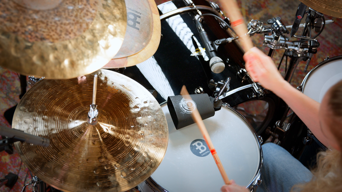 Anika Nilles Signature Cowbell, Beat Bell video